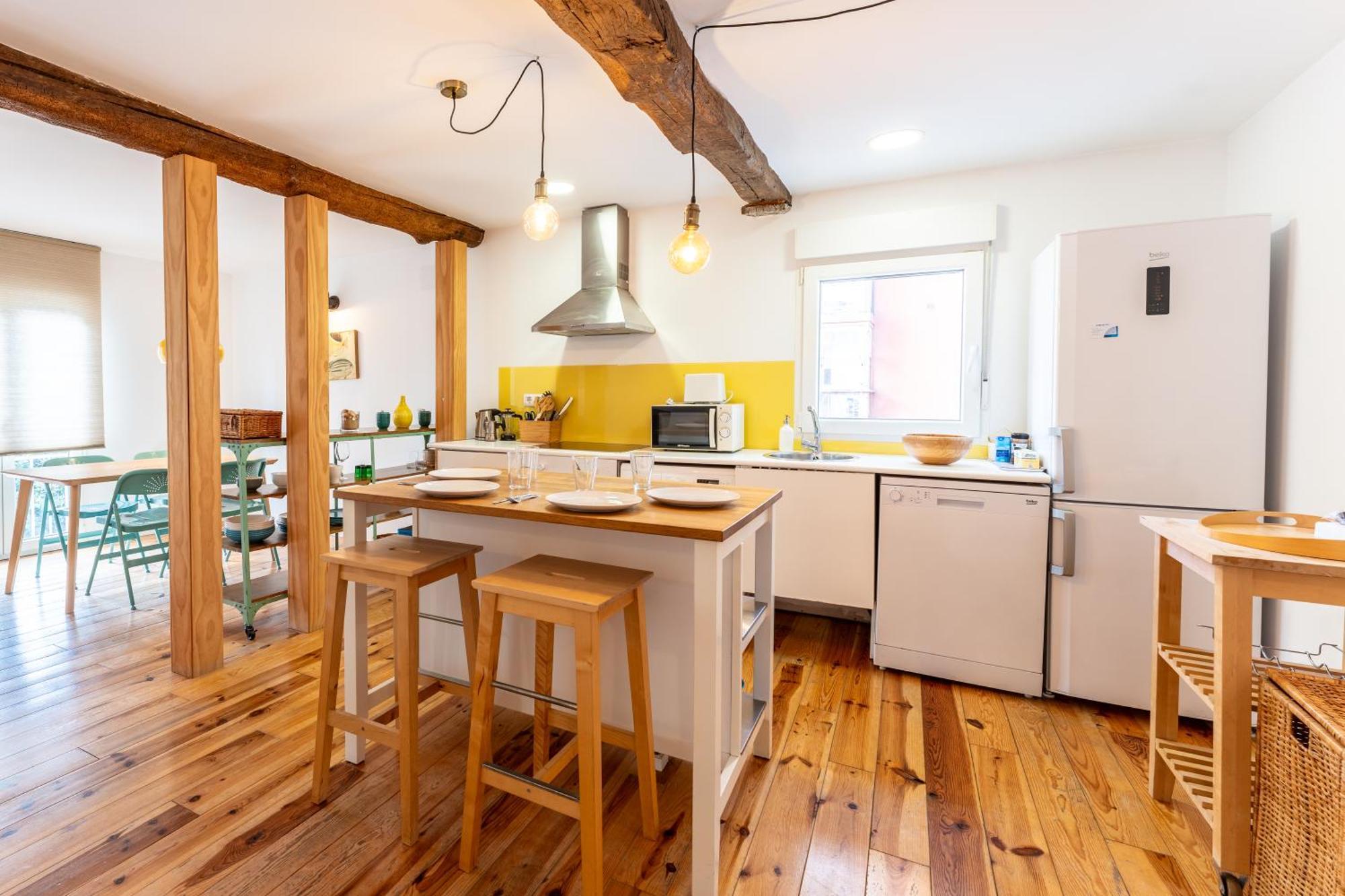 Warm And Inviting, Central Location By Urbanhosting Santander Exterior photo